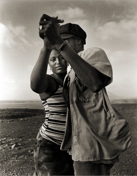 joe-wuerfel-couple-dancing-in-the-desert-sal-island.jpg