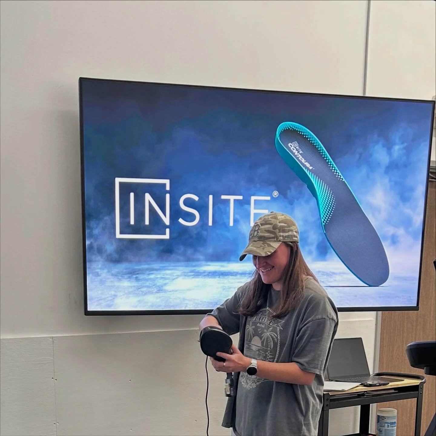 Behind the scenes! Our students @sydr18 and @ava.sirignano have been working at INSITE insoles this summer applying their biomechanics knowledge to the footwear industry! 🙌🙌👟

What did they learn?? 
- how to utilize in-shoe plantar pressure techno