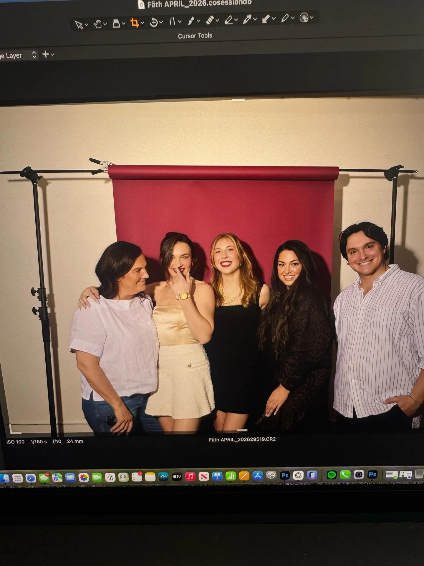 Ending an AMAZING week in my fav city. Thanks for a great time as always, NY. A little business, a little pleasure&hellip;creating art with my favorite people&hellip;so grateful. 🥰

#promakeupartistlife #promakeupartist #prohairstylist #photovlog