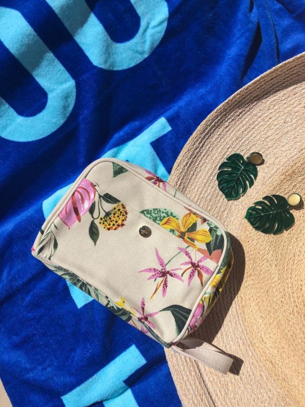 POOLSIDEFLATLAY_preview.jpeg-e1529595890264.jpg
