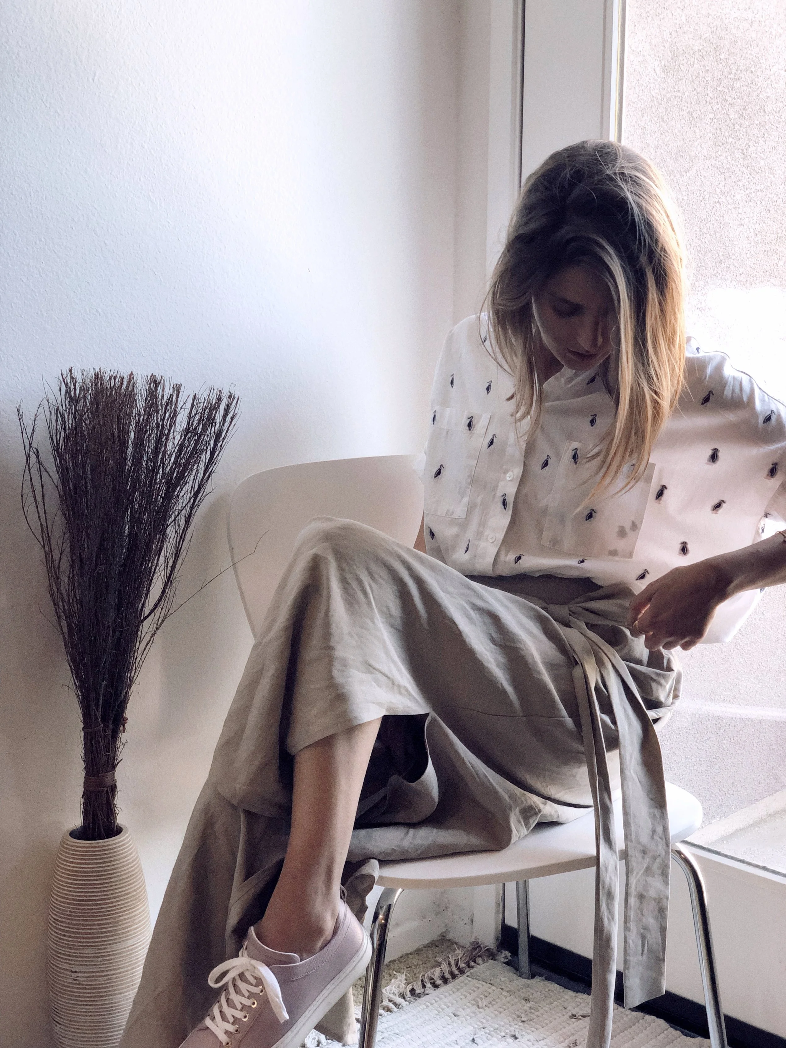 Top- Madewell via Poshmark; Skirt- Ozma of California; Sneakers- M. Gemi