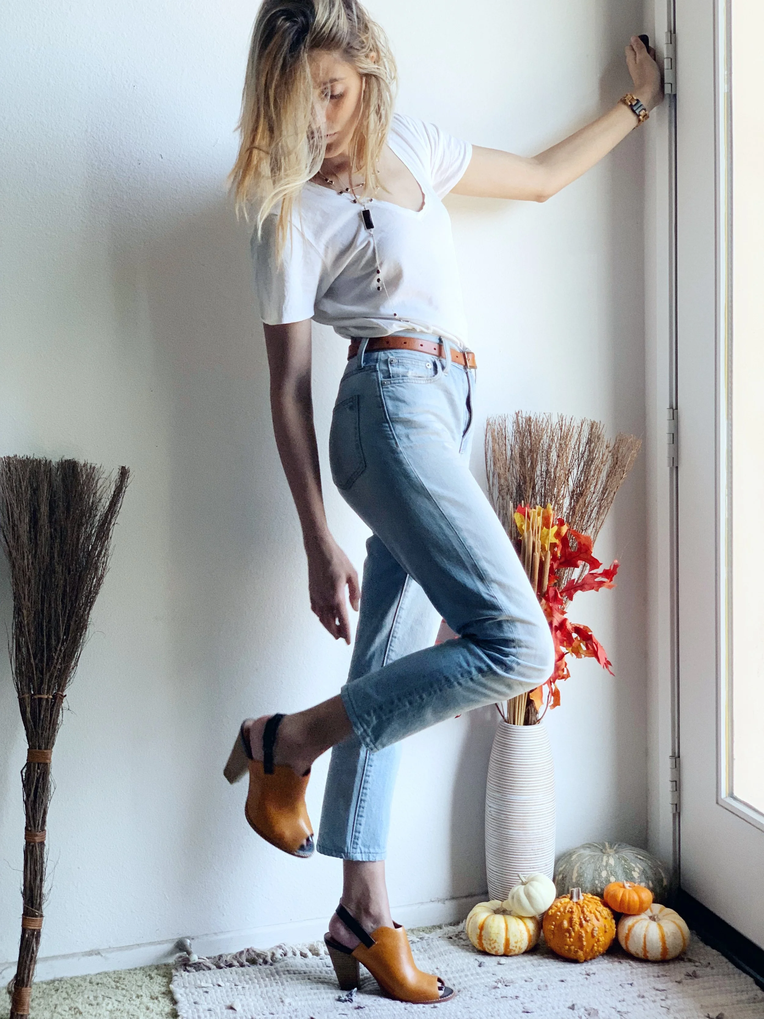 whiteteeshirt3.jpeg