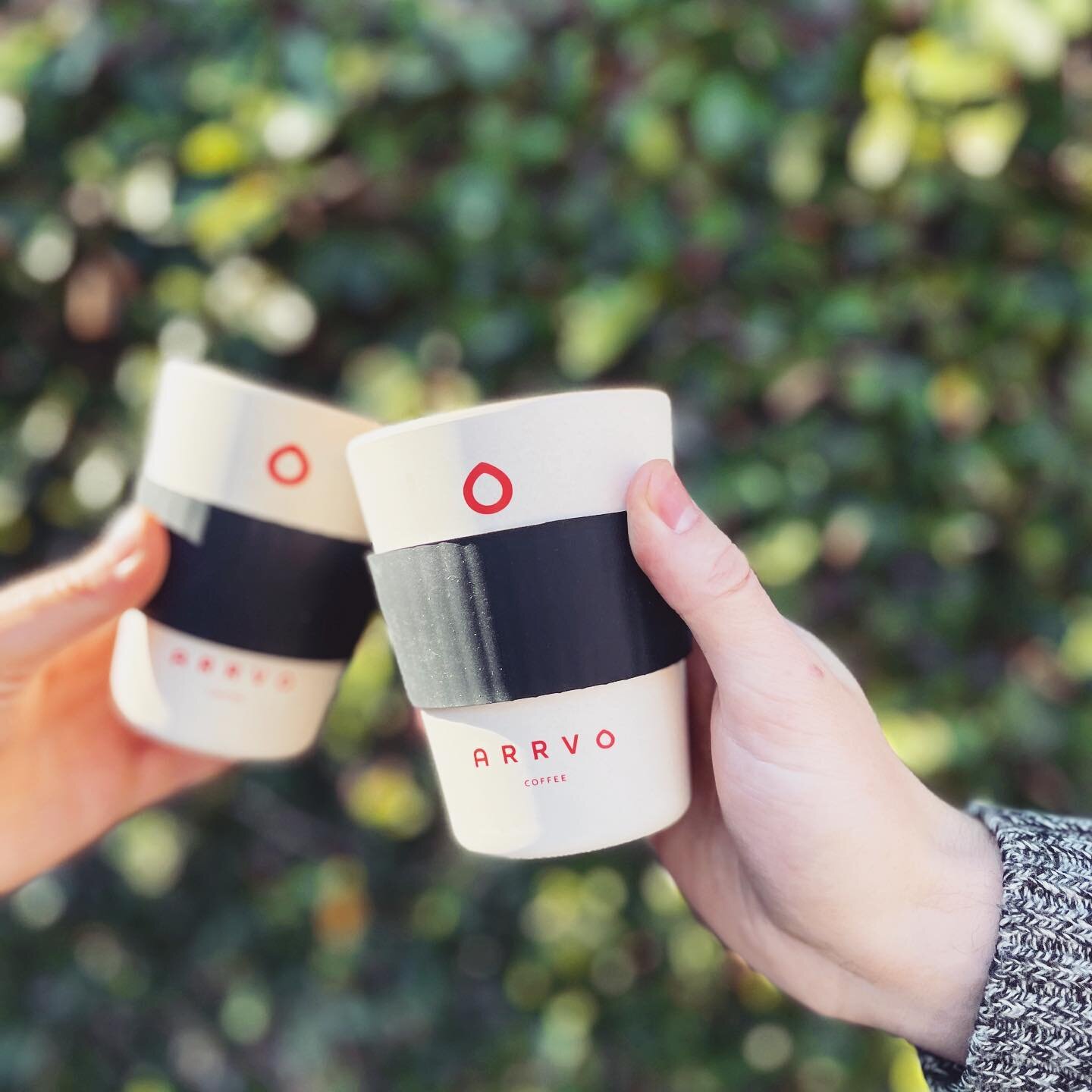 Cheers to Earth Day! 🌎 🌱 We are doing our part by using only compostable takeaways on all of our bars! Enjoying our new sustainable upcycled cups from @ecoffeecup_us!☕️🤩
.
.
.
.
#arrvo #coffee #losangeles #california #smallbusiness #catering #mobi