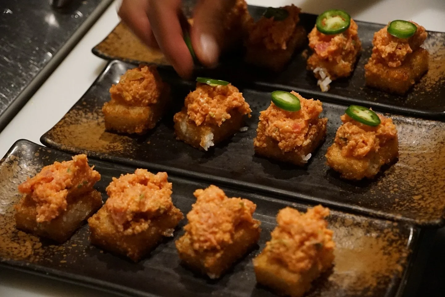 Indulge in our three different biscottis 🤤 Spicy Tuna, Spicy Yellowtail, and Peppered Albacore :)
Reservation link in bio!

#sushi #crispyrice #spicytuna #spicyyellowtail #albacore #tuna #yellowtail #biscotti #appetizer #foodie #venturablvd