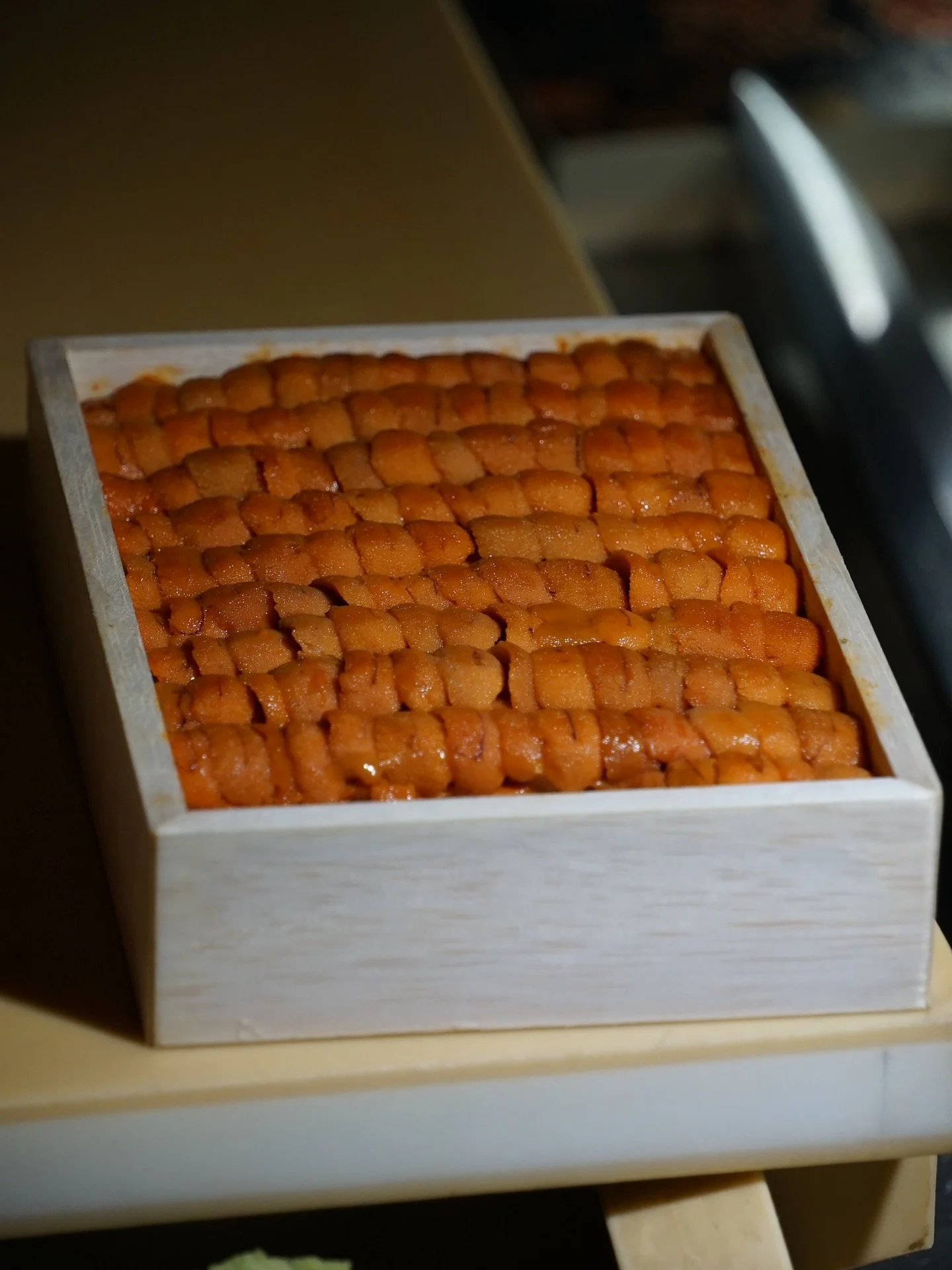 A fresh box of uni to start the night strong!! 💪 Reserve at the link in our bio or over the phone :)

#sushi #uni #unisushi #seaurchin #delicacy #nigiri #foodie #venturablvd