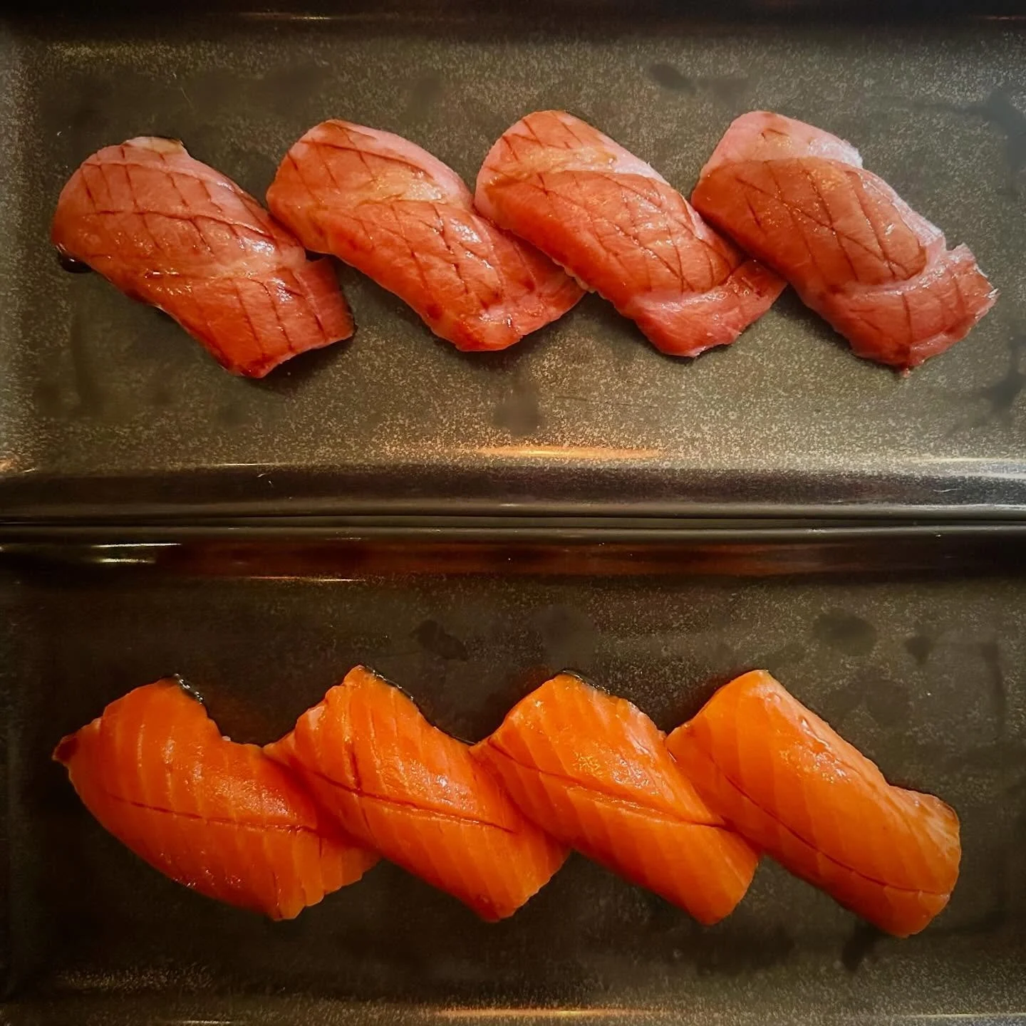 Book your next reservation at your favorite neighborhood sushi spot (cough, cough! Sushi Note!) for those oh-so comforting bites of fatty fish 🐟❤️🥢
#omakase #sushi #sushinote #shermanoaks #ventura