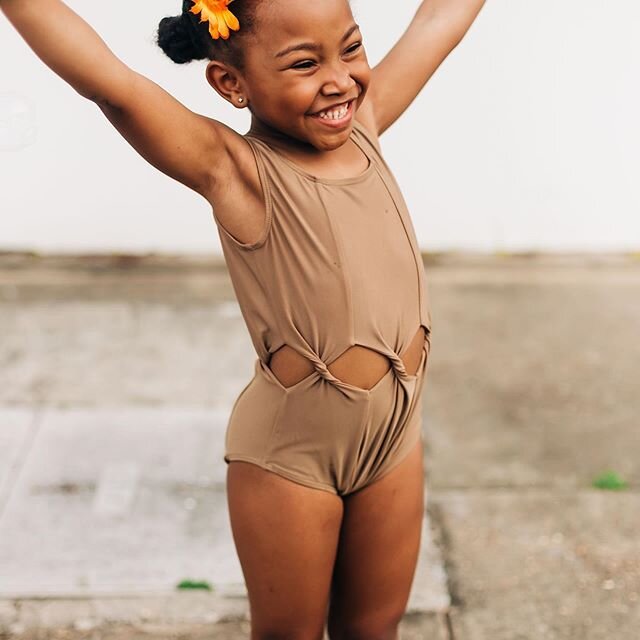 Yess! It&rsquo;s the last day of school, Summer has officially began. Nothing but pure vibes from now on! 📸: @herstorymakerportraits 
#BrookesCLOSET #Kidsjustwannahavefun #Summerbegins #Summerfun #SummerVibes #Childrensswimwear