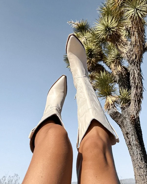 Trendy Cowboy Boot Outfit Ideas