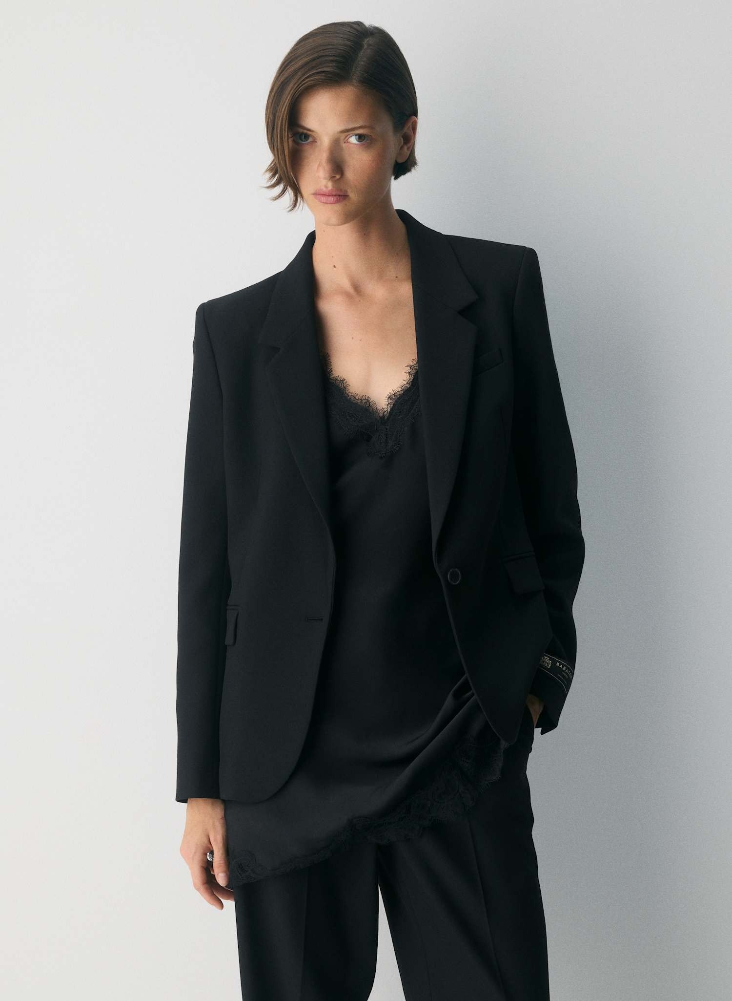 Aritzia Blazer [shop]