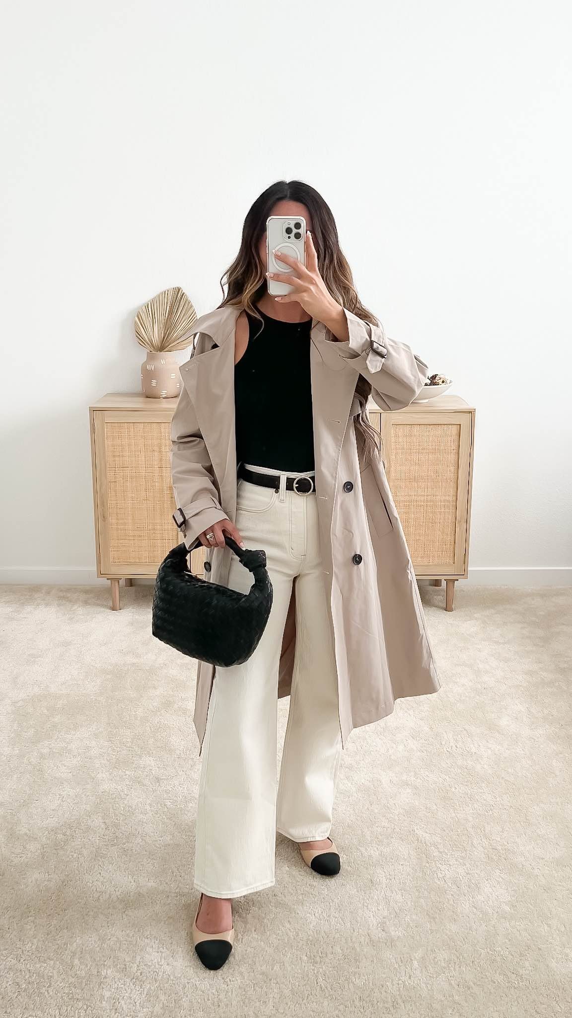 Cute spring outfit with trench coat, white jeans