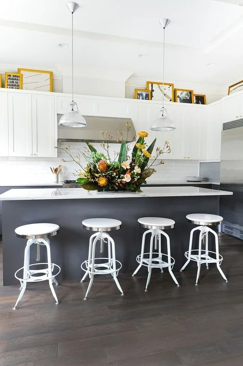 7 Trendy Ways To Decorate The Empty Space Above Kitchen Cabinets