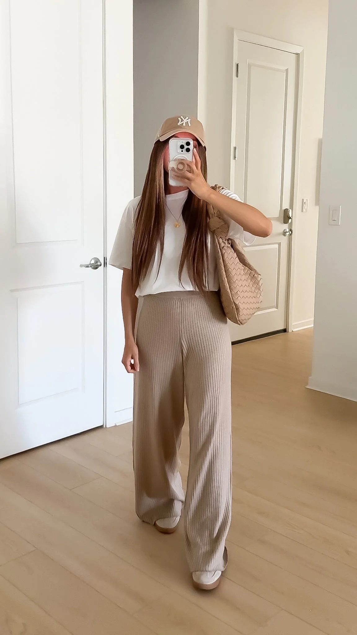Casual spring outfit with ribbed wide-leg pants, white t-shirt