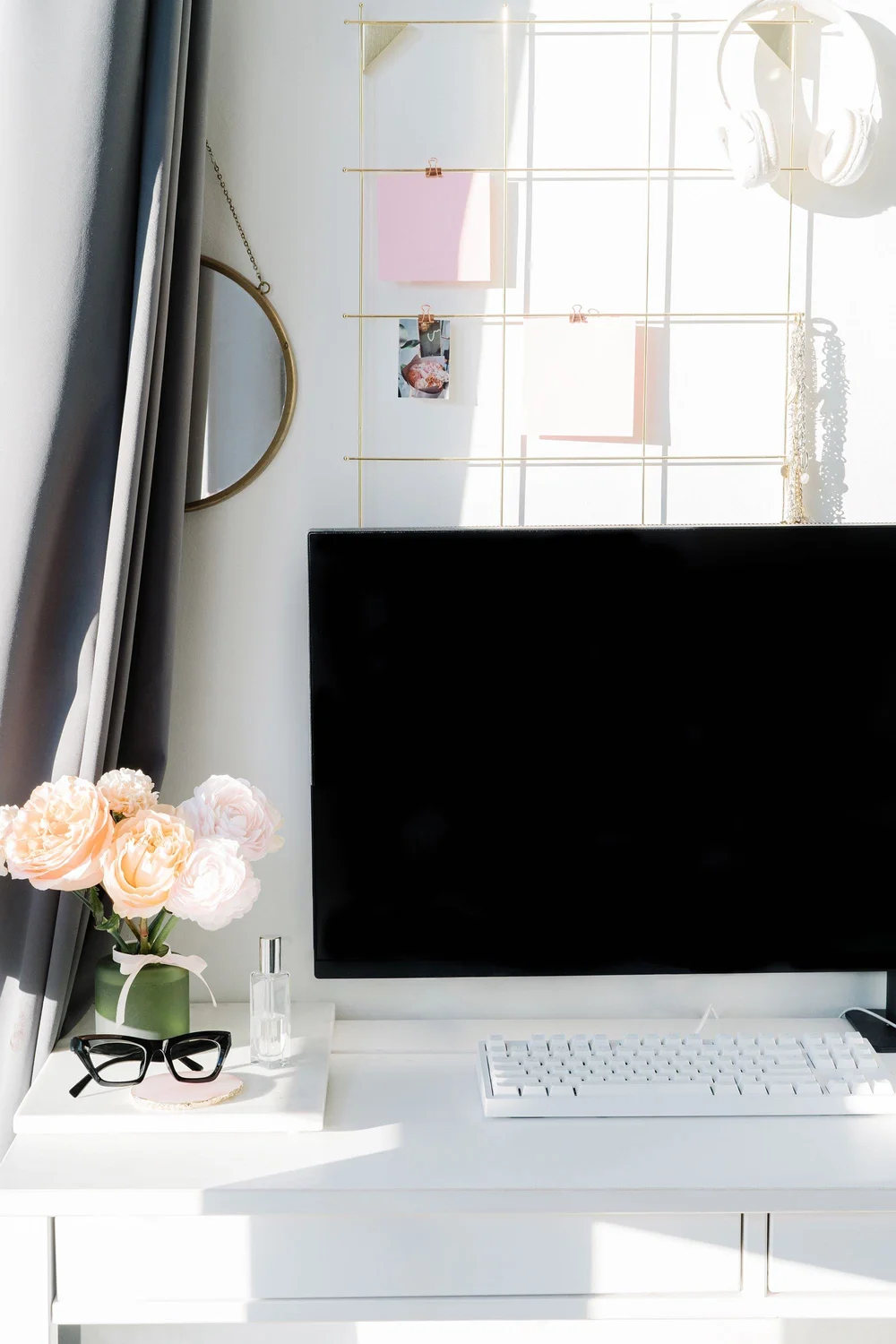 15 Desk Setup Ideas for a Chic Home Office Aesthetic