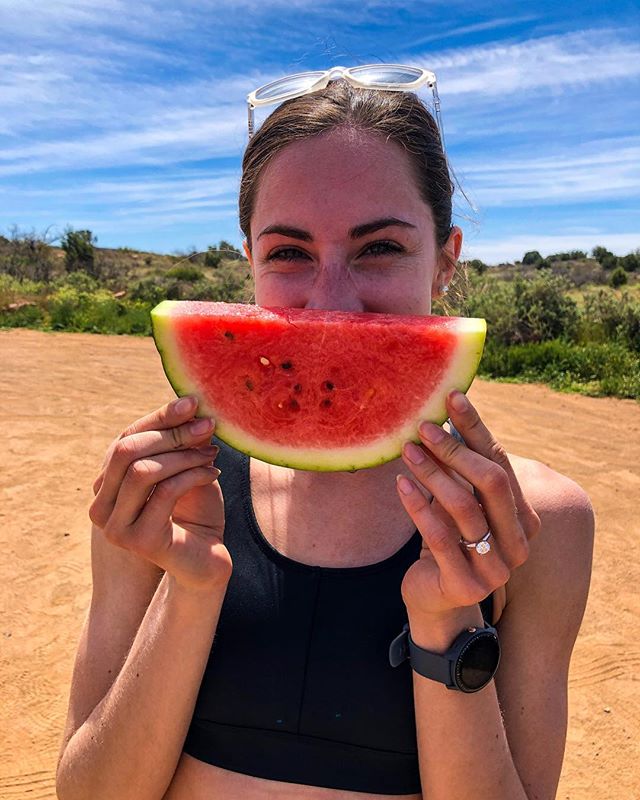 #WINTERISCOMING so we&rsquo;re out here soaking up the Sedona sun &amp; eating watermelon while we still can 🍉🏃🏻&zwj;♀️☀️