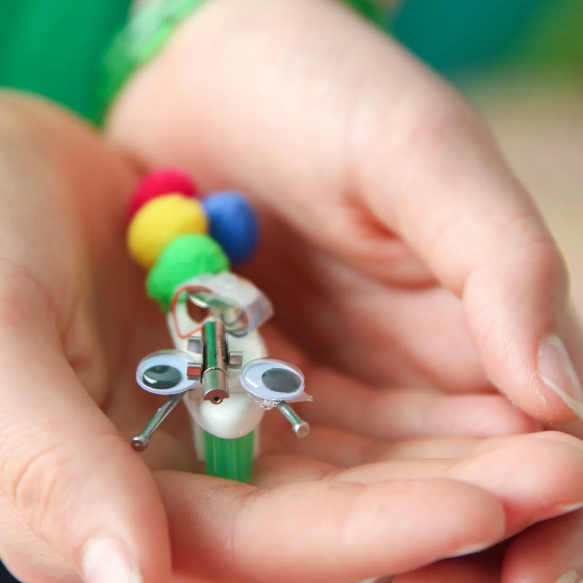 Make-Bristle-Bots-1.jpg