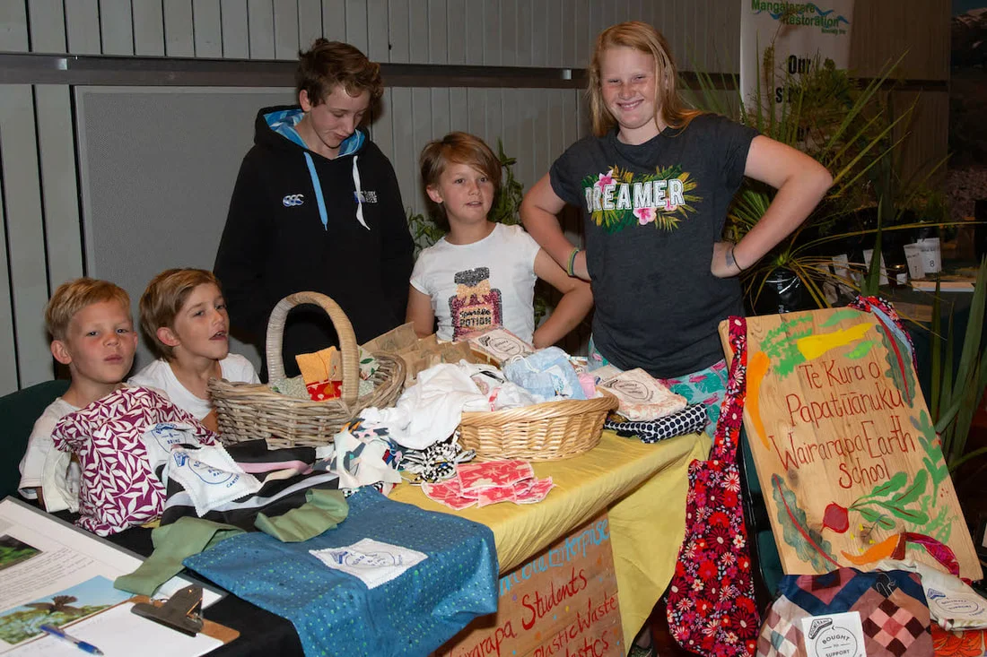Students present Boomerang bags, thunderbags (produce bags) bee wraps and make up wipes as some ideas for zero waste alternative to single use plastic