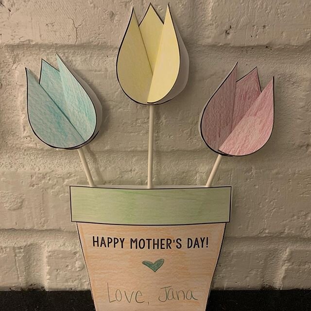 Hey Westgate Dads! Do you need an idea for a Mother's Day card or craft this week? Here's a simple one you can do with just a few things that you probably already have somewhere around your house! Make mom feel special with a handmade gift! 
http://o