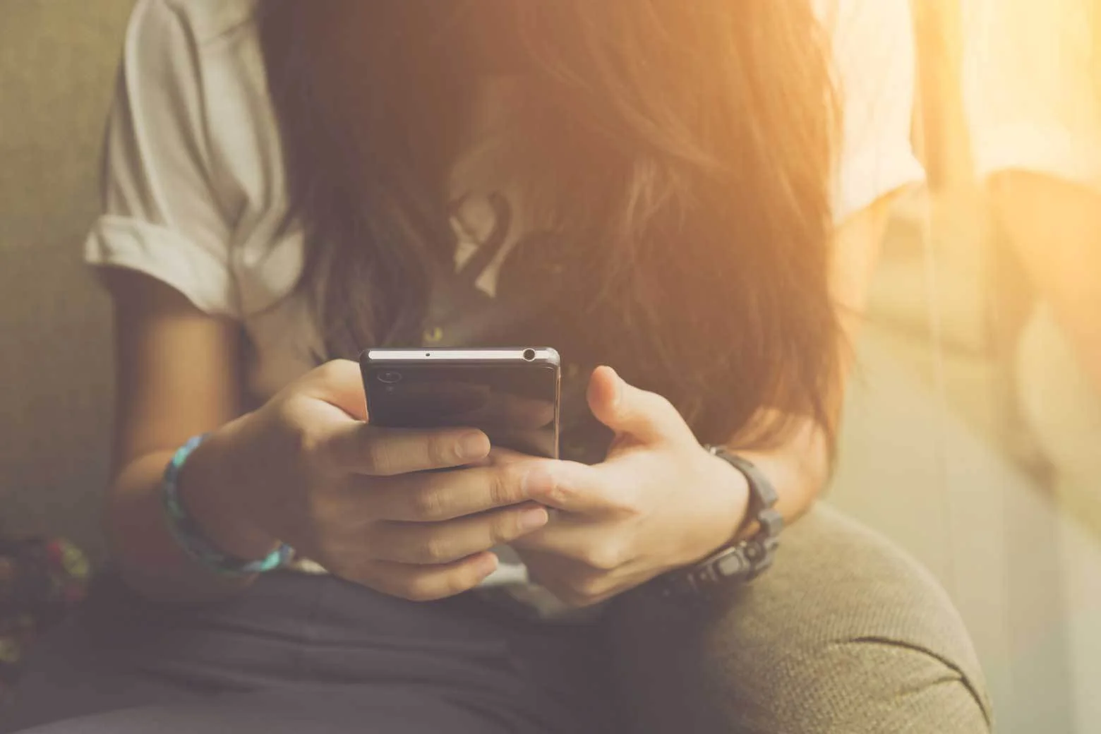 Sneaky-Teen-Texting-Trends-You-Need-to-Know-About.jpg