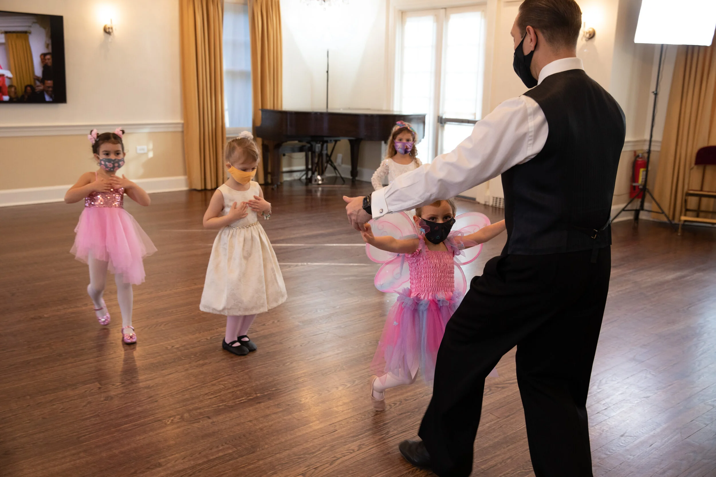 ONLINE & IN PERSON Children's Group Class for ABSOLUTE BEGINNER Level for Ballroom & Latin for Age 4+