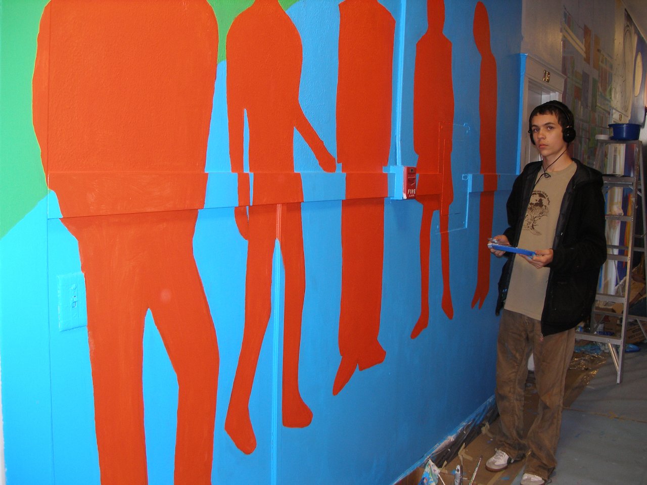Sennett Allard with his mural 2007.jpeg
