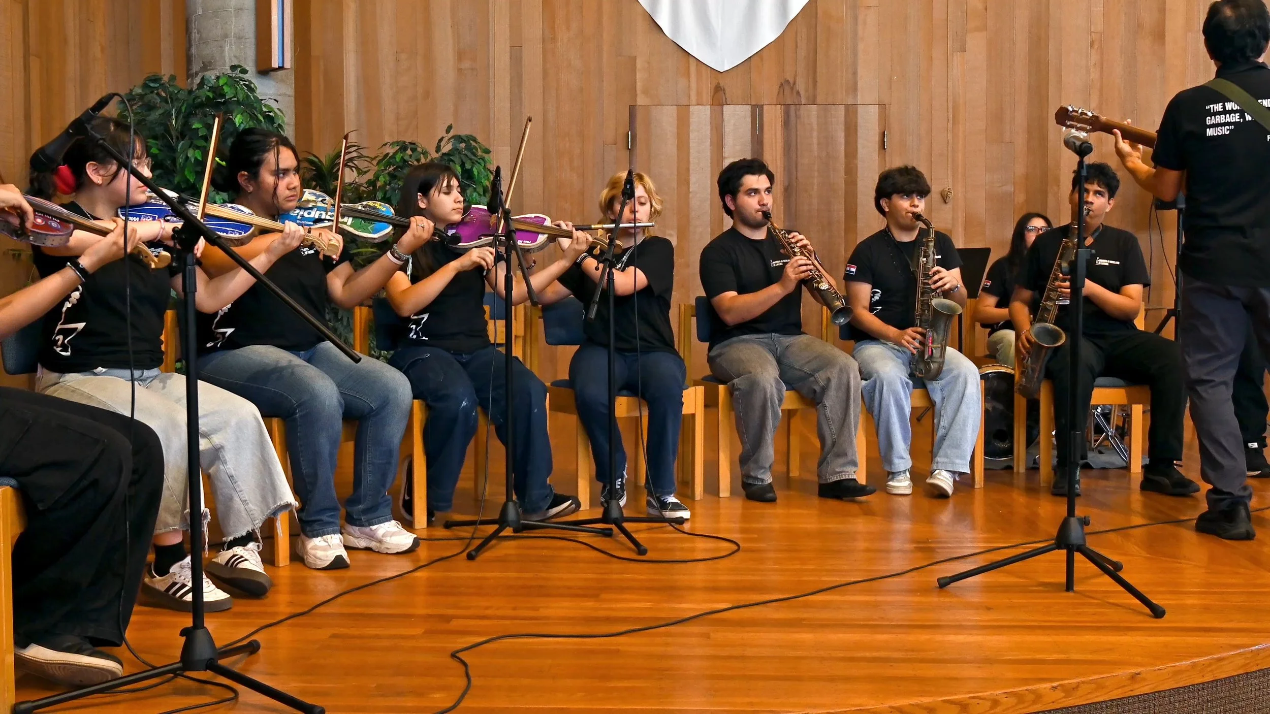 Much&iacute;simas gracias a La Orquesta de Instrumentos Reciclados de Cateura (@orquestadecateura) por ofrecernos un concierto incre&iacute;ble esta semana. Nos encant&oacute; la m&uacute;sica y nos sentimos inspirados por su talento. Esperamos que v