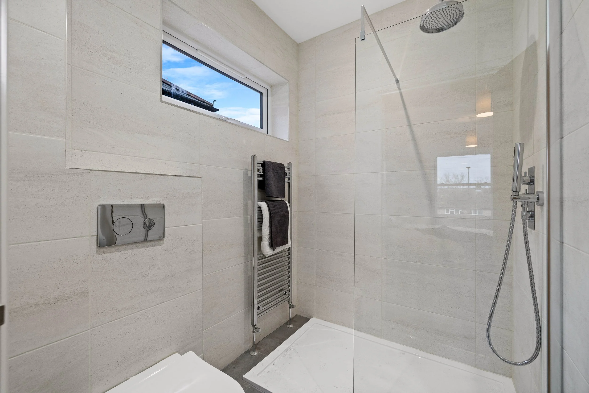 83a Sutton Common Road Less than 3MB-7.jpg