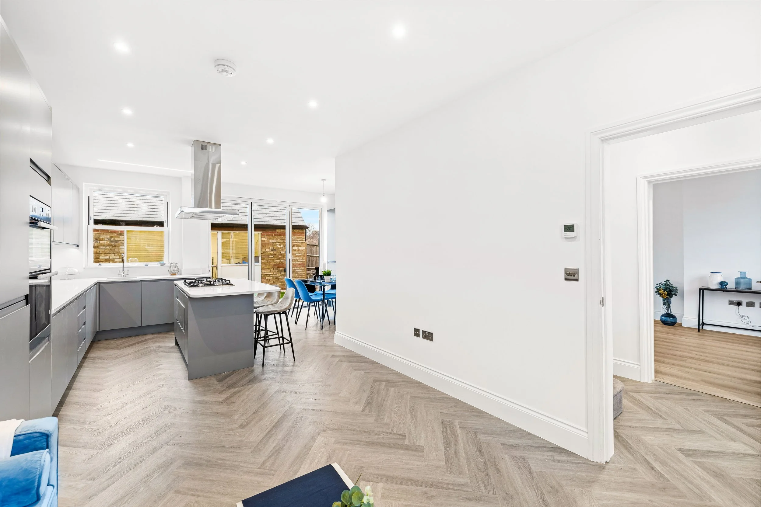 83a Sutton Common Road Less than 3MB-16.jpg