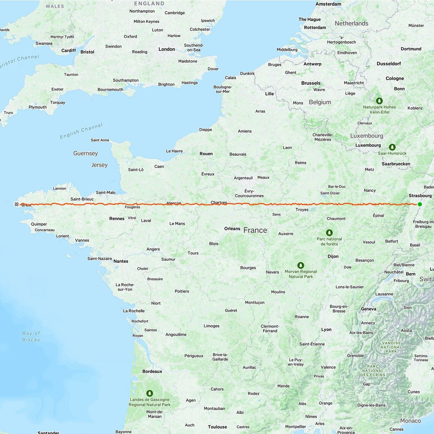From les hommes that walked, ran, cycled and kayaked 1,334 kms vertically north through France within a 5km corridor we have the sequel exactly a year later 🎬

Les Trois Mousquetaires @fleuryroux @raphael_msl and @payot_martinez have now trekked hor