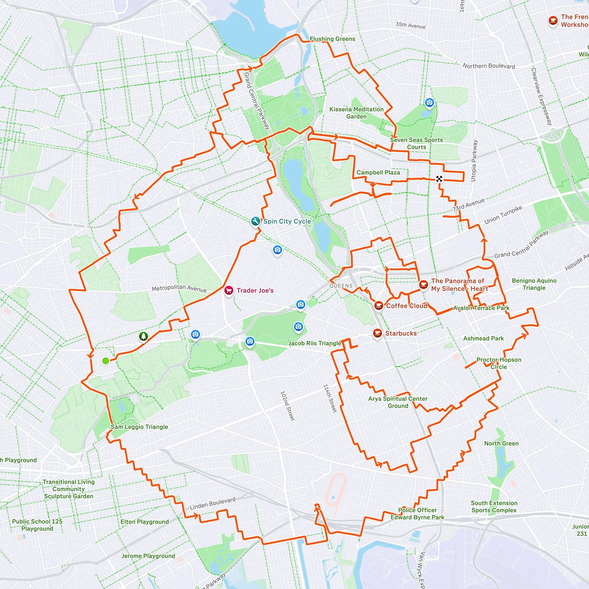 From the man that bought you that viral Snoopy art, Jason Qiao now rides a ginormous baseball mascot ⚾️🤯

Mr Met is the mascot for the New York.... you guessed it... Mets 🤷🏻&zwj;♂️

His 105km route took him all over Queens including a cruise past 