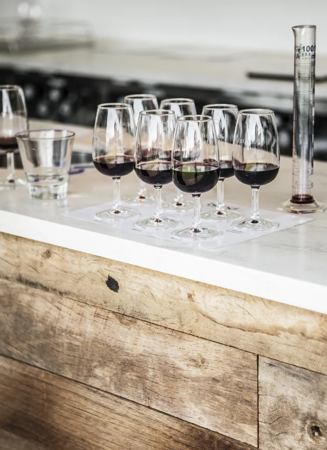 WKA_JC_BLENDING GLASSES