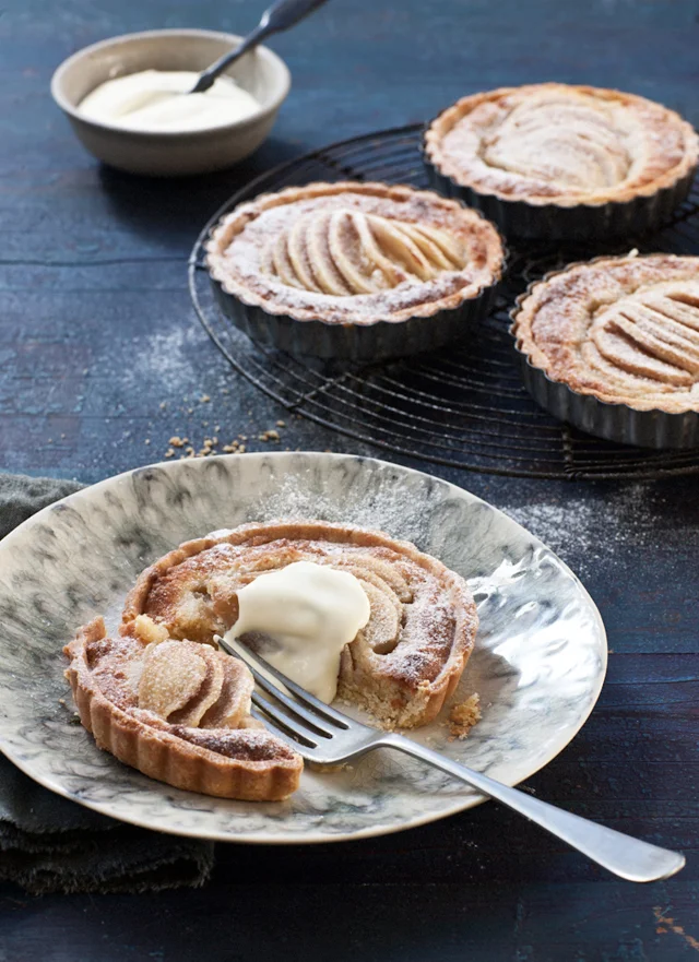Pear-and-cinnamon-tartlets_P1.jpg
