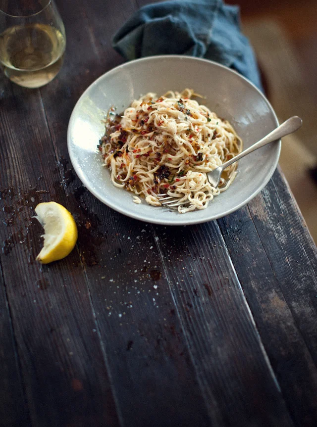 WKA_-HOMEMADE-SPAGHETTI-WITH-LEMON-GARLIC-CHILLI-AND-MINT_P.jpg