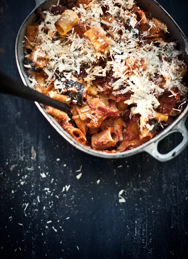 WKA_Creamy-cheesy-chilli-tomato-rigatoni-with-salami-chestnut-mushrooms_P.jpg