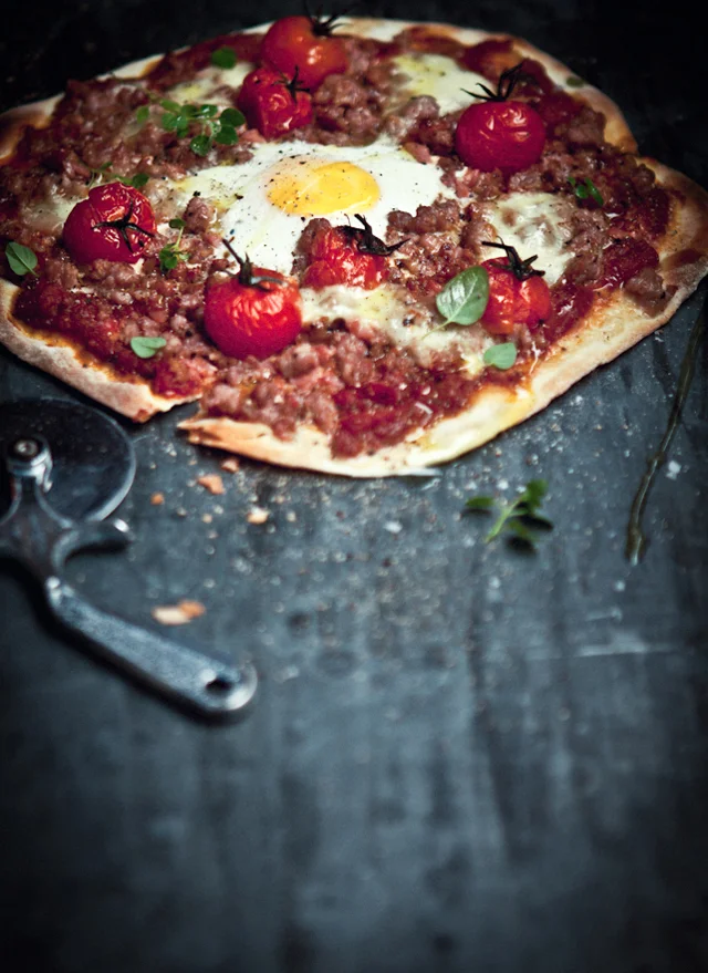 WKA_Italian-Sausage-Bacon-Roasted-Tomato-and-Egg-Pizza_P.jpg