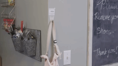 GRIPHOOK™ - Apron in Kitchen Use Animation.gif