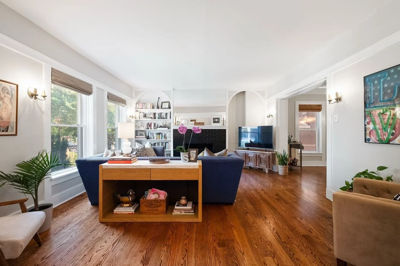 There is so much to love about this Central West End home🪴 

📸 @chromaka 
🏡 @suziewellshomes @dielmannsir 
-
-
-
Send us a message to schedule your next photoshoot! 

#stlouisrealestate #stlrealestate #stlouisliving #stlphotographer #stlrealestate