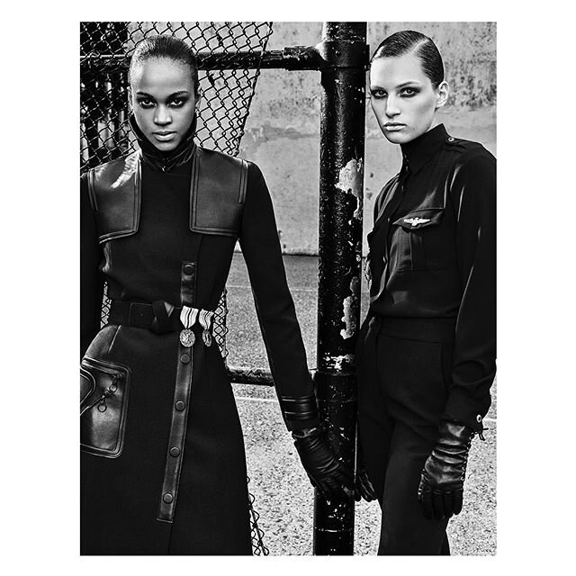 Melanie and Liz for Num&eacute;ro 🌟
&bull;
&bull;
&bull;
&bull;
#numero #numerofrance #editorial #location #fashion #photoshoot #editorialphotography #street #style #williamsburg #brooklyn #ny #nyc #fashionphotography