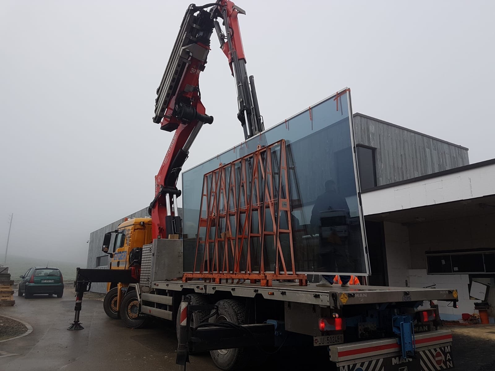 Jumbo Glass Offloading