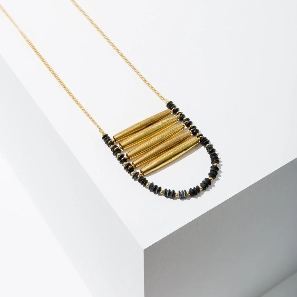 Black ladder necklace 1.jpg