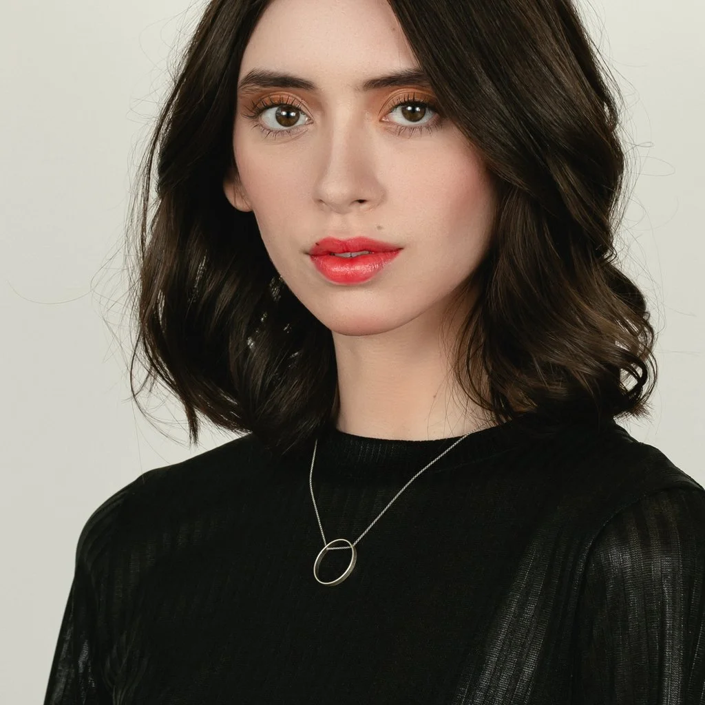 circle horizon necklace model.jpg