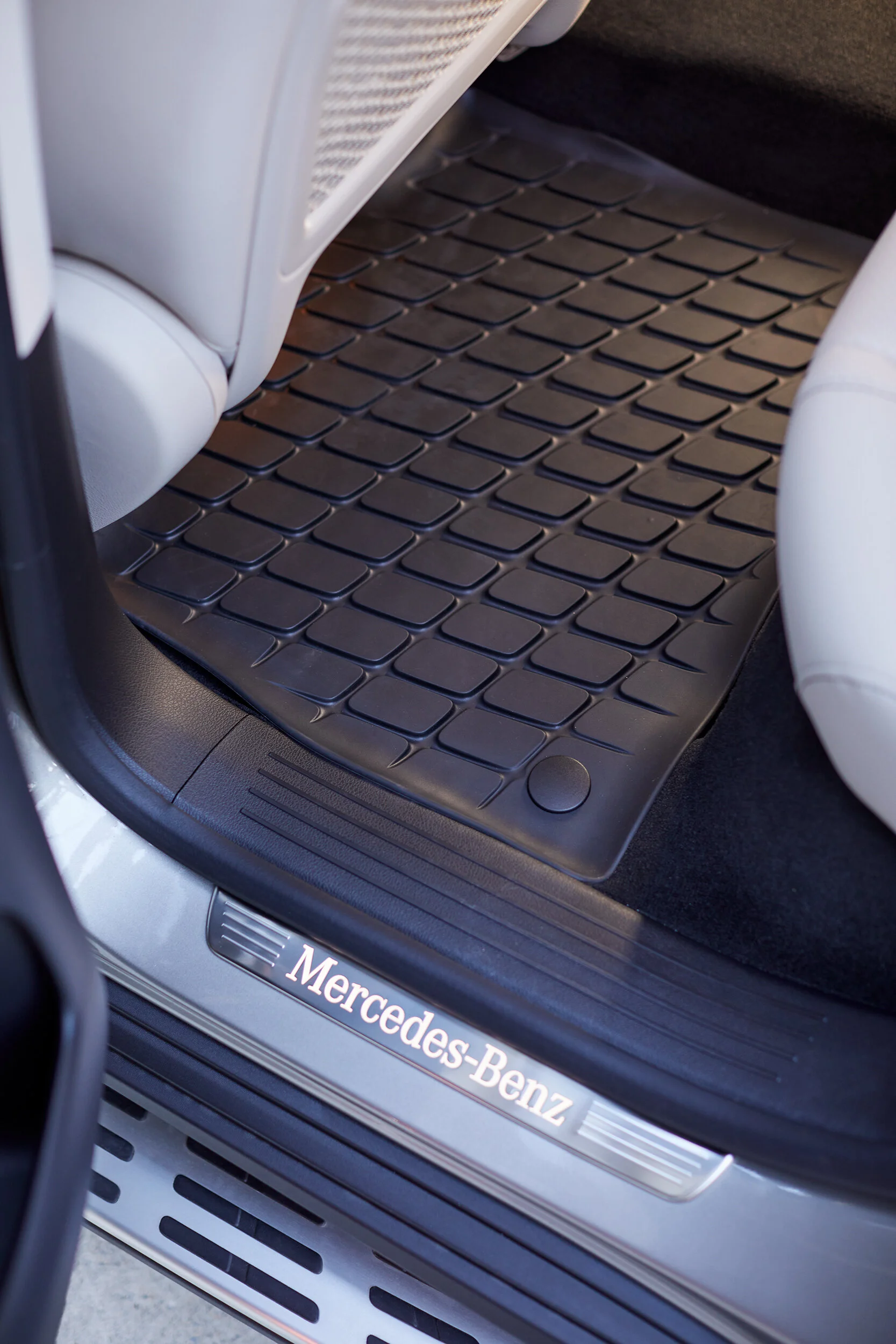 MB_D5_FloorMats_11661.jpg