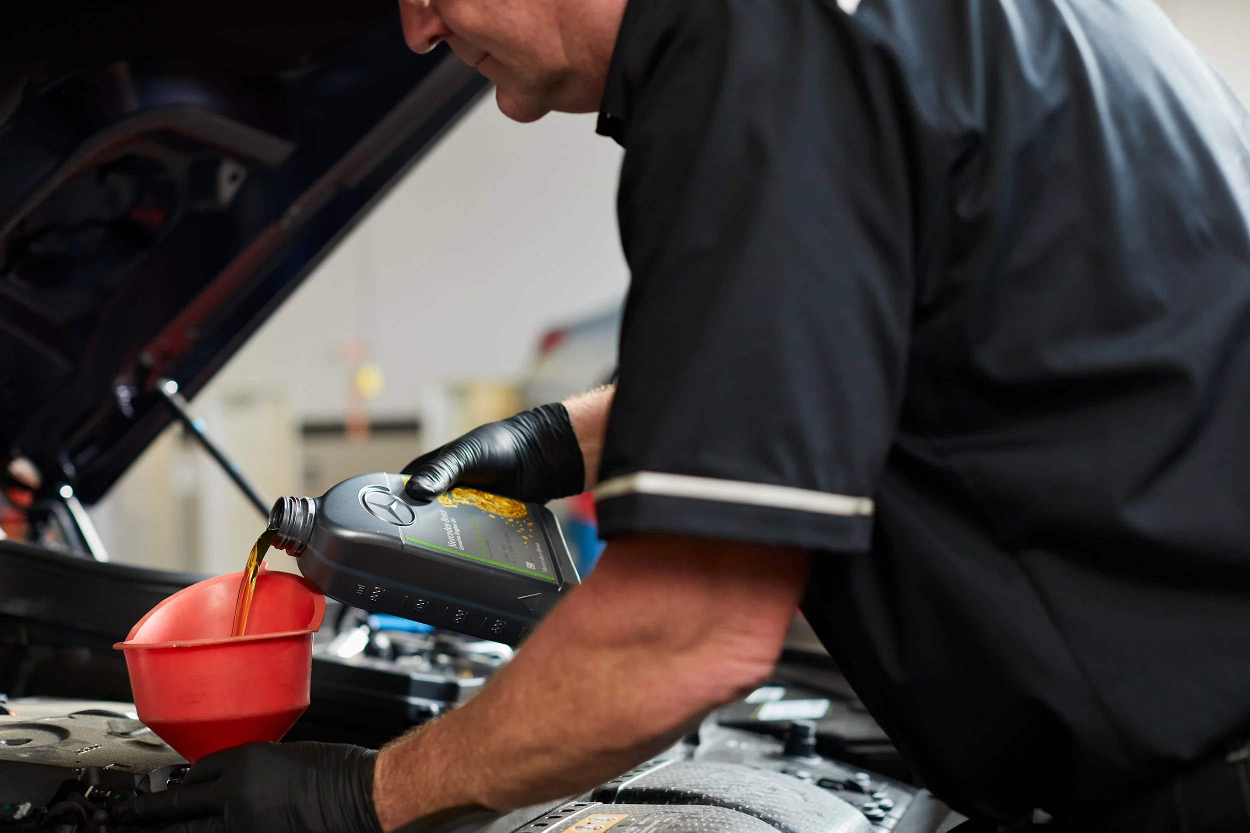 MB_D2_OilChange_3858.jpg