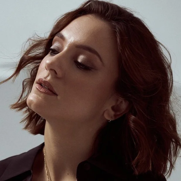 Angie Sánchez publica su primer disco 'Tiempo al tiempo'