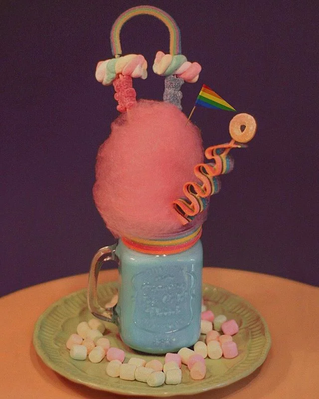 Durante el mes del orgullo LGBTQ+ y durante toda tu vida, di lo que piensas, haz lo que sientes... ¡Con orgullo!
Drink me PRIDEFULLY 🏳️🌈 llega a Wonderland Café, sabor lima limón y naranja ✨
Disponible desde mañana martes 18 de junio hasta agostar stock. ¡Te esperamos! #pride #loveislove ❤️