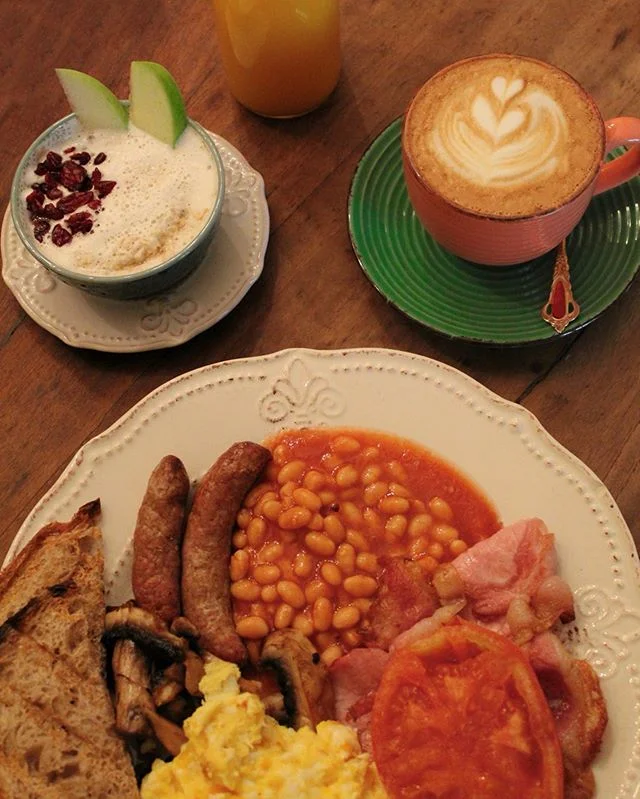 ¡En Wonderland Café el desayuno ya está servido! 🔔
Full english breakfast una de aquellas delicias que tenemos para animar tu día 🍳 ☕️ “Aveces solo necesitas un poco de motivación para salir de la cama por las mañanas” , ¡te esperamos!
Rosal 361,Lastarria 📍#brunch🍴