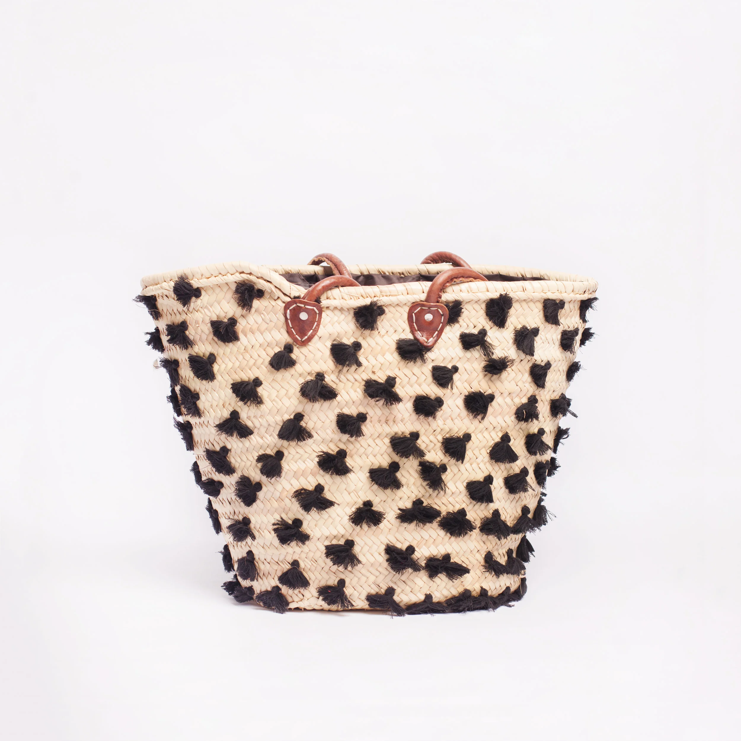 Market tote with tassles