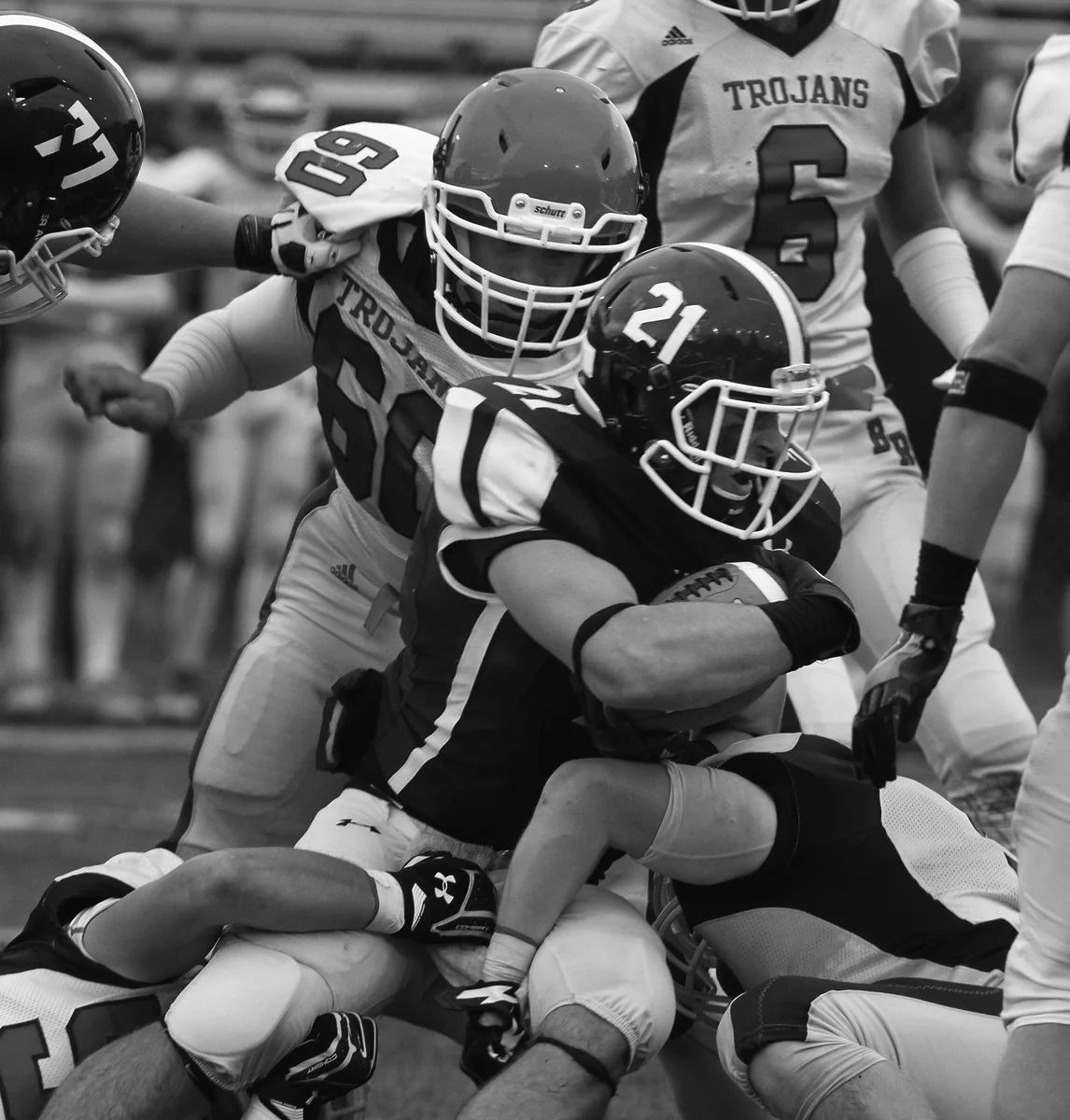 LS_093017_CHL_football290-X3.jpg