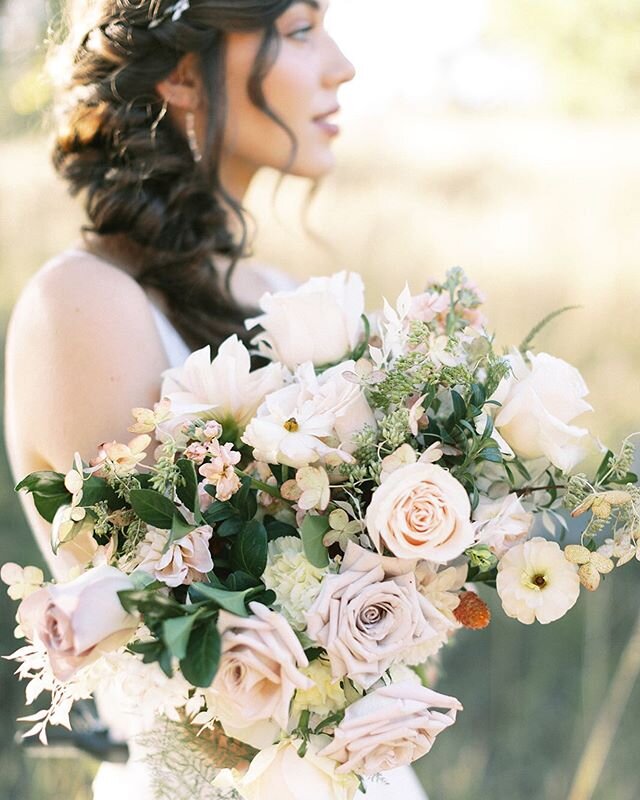 Reminiscing about this gorgeous wildflower bouquet and this perfect day. We&rsquo;re ready for more beautiful summer days like this one and can&rsquo;t wait for our 2020 wedding season to begin!

Featured on: @ruffledblog 
Photography: @sarahporterph