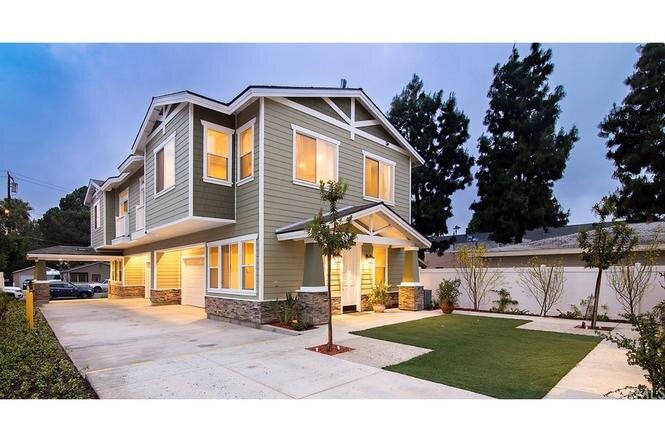 13-yngarchitects-craftsman-townhomes-multi-family-02-exterior-tustin-ca.jpg