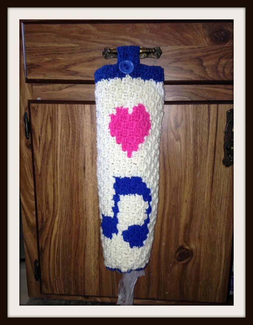 Musical Notes Grocery Bag Holder, C2C Crochet Pattern